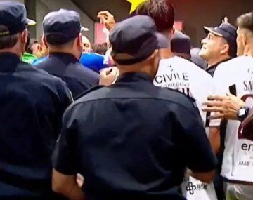 Escandaloso final entre Tigre y Platense: jugadores a las piñas