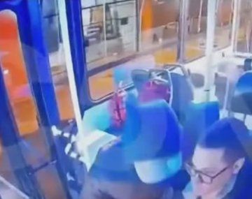 Video: así fue la brutal agresión al colectivero de la línea 126