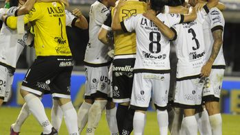 el plantel de all boys sigue sin cobrar, pero volvio a entrenar el plantel de all boys sigue sin cobrar, pero volvio a entrenar