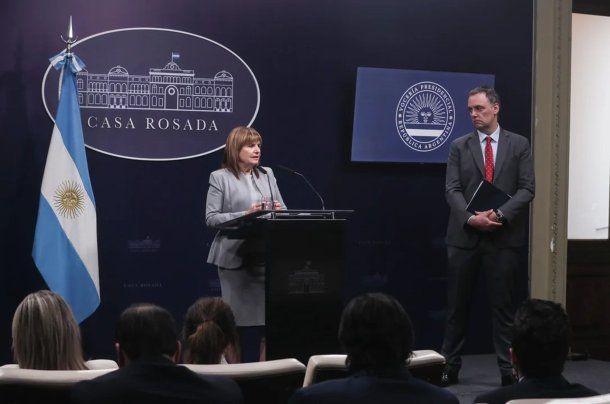 Patricia Bullrich y Manuel Adorni