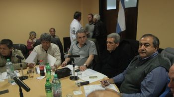 la cgt mete presion y se reune para definir un eventual paro nacional la cgt mete presion y se reune para definir un eventual paro nacional