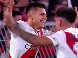 ¿Asistencia o gol del Diablito Echeverri en su debut en River?
