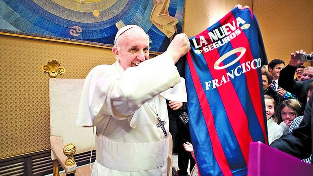 Patch Brodé Pape François – San Lorenzo 2013 – Édition Spéciale Football