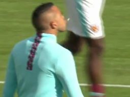 Para Messi que lo mira por TV: hizo jueguitos con su chicle y lo volvió a comer