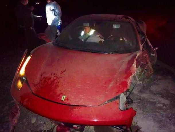 La figura de Chile destrozó su Ferrari en un accidente