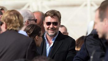 crowe no se rinde: tras la negativa del vaticano, fue a ver al papa crowe no se rinde: tras la negativa del vaticano, fue a ver al papa