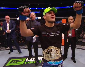El nuevo campeón: Dos Anjos sometió a Pettis y le sacó el cinturón