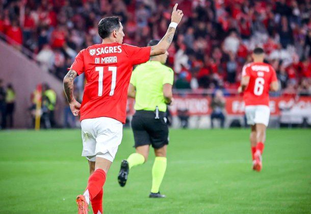 El espectacular golazo de chilena de Ángel Di María para Benfica