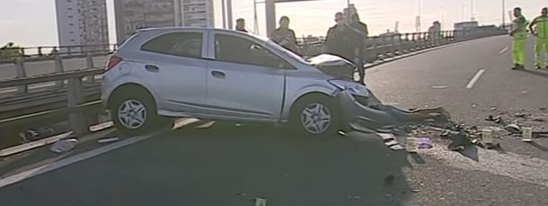 Persecución y choque en la autopista 25 de Mayo: 4 detenidos y 8 heridos