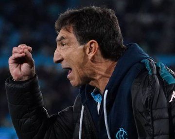 Durísima sanción a Costas por su expulsión ante Tigre: cuántas fechas le dieron