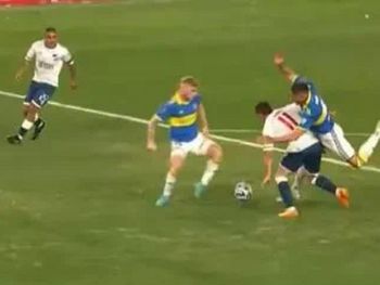 Polémica en Montevideo: ¿era penal para Nacional ante Boca?