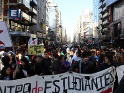 estudiantes portenos marcharan este viernes contra la nueva secundaria estudiantes portenos marcharan este viernes contra la nueva secundaria
