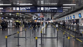 por una valija olvidada debieron cerrar el aeropuerto de ezeiza por una valija olvidada debieron cerrar el aeropuerto de ezeiza