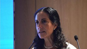 Azucena Arbeleche, ministra de Economía y Finanzas, en el foro económico de ACDE. Azucena Arbeleche, ministra de Economía y Finanzas, en el foro económico de ACDE.