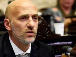 Yacobitti cruzó a Adorni y denunció un recorte brutal del 80% en el presupuesto universitario