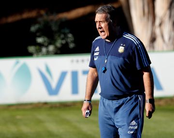¿Cambia o repite? Martino prepara a una Argentina obligada a ganar 