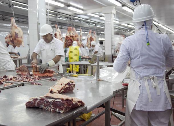 El Gobierno anunció que monitoreará los frigoríficos ante los aumentos del precio de la carne durante la cuarentena por el coronavirus