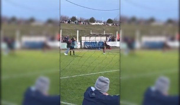 VIDEO: Salvaje agresión a un árbitro en un partido del fútbol amateur de Entre Ríos