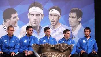 Los miembros del equipo argentino de Copa Davis, el capitán, Daniel Orsanic, y los jugadores, Juan Martín del Potro, Federico Delbonis, Guido Pella y Leonardo Mayer Los miembros del equipo argentino de Copa Davis, el capitán, Daniel Orsanic, y los jugadores, Juan Martín del Potro, Federico Delbonis, Guido Pella y Leonardo Mayer