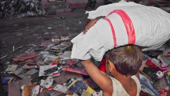 Alrededor de 160.000 niños y niñas son pobres en Uruguay. Alrededor de 160.000 niños y niñas son pobres en Uruguay.
