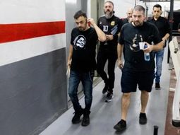 una falsa amenaza de bomba del baterista de pato fontanet provoco caos en el aeropuerto de mendoza una falsa amenaza de bomba del baterista de pato fontanet provoco caos en el aeropuerto de mendoza