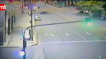 Un hombre alcoholizado colisionó contra el Hilton en Puerto Madero Un hombre alcoholizado colisionó contra el Hilton en Puerto Madero