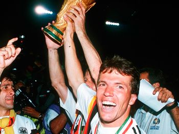 Fue campeón del mundo y jugó en los mejores equipos de Europa, pero tuvo que limpiar baños para salir adelante.&nbsp;