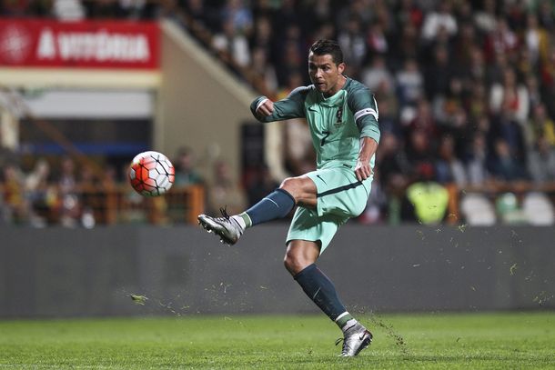 Cristiano Ronaldo volvió a bailar, pero ahora dentro de la cancha