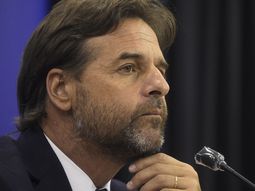 Luego de la aprobación de la reforma de la seguridad social el gobierno de Lacalle Pou volvió a interesarse por un TLC entre China y Uruguay. Luego de la aprobación de la reforma de la seguridad social el gobierno de Lacalle Pou volvió a interesarse por un TLC entre China y Uruguay.