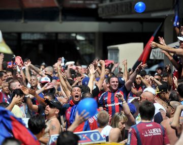 Detienen a hinchas de San Lorenzo por robar un supermercado