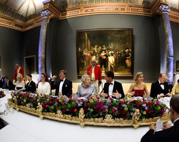 Beatriz cerró su reinado de 33 años con una cena de gala