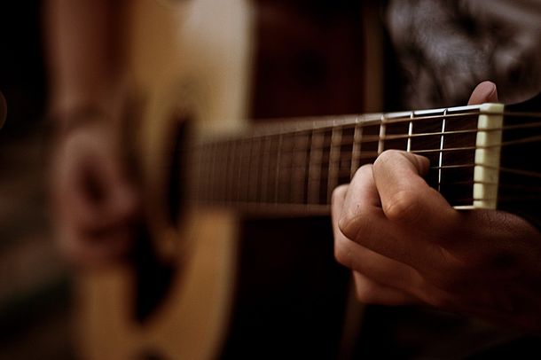 Una app para aprender a tocar la guitarra 