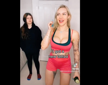 Influencer británica se tatuó una regla para medir el pene de sus amantes antes de tener sexo