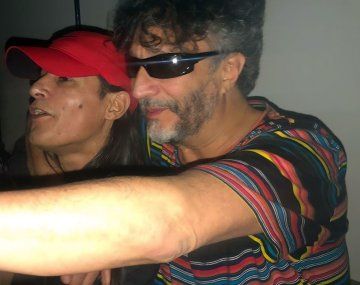 El apasionado beso de Fito Páez con Hernán de Mala Fama: Mi amor