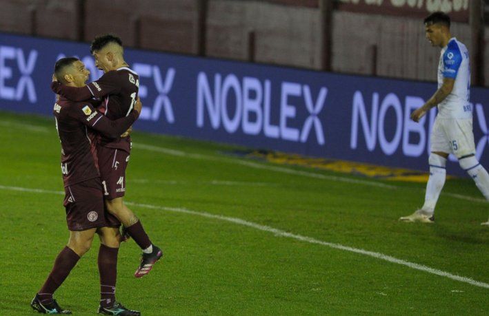 Sand histórico: marcó su gol 150 en Lanús
