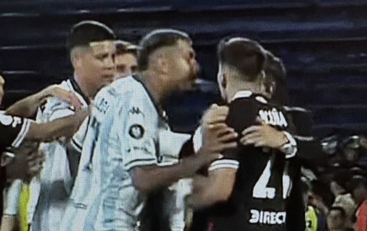 Clásico caliente: así Rocky Balboa escupió a Acuña en el final del partido