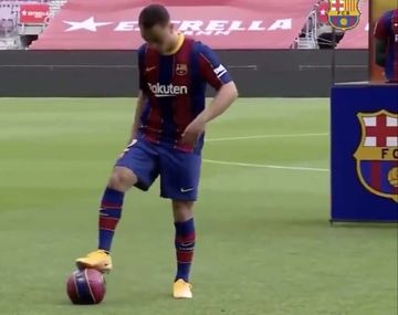 Sergi&ntilde;o Dest fue presentado en Barcelona.