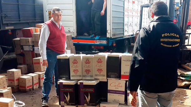 ¿Quién se ha robado todo el vino? Cayó una banda de piratas del asfalto