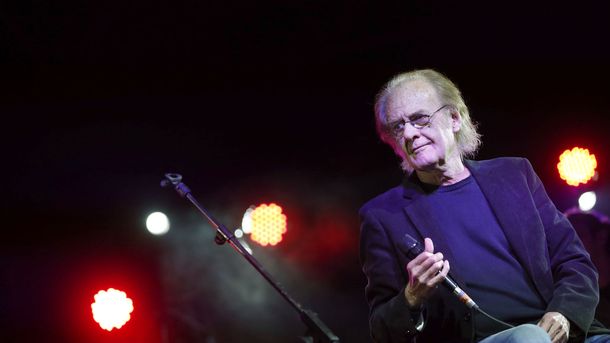 Luis Eduardo Aute, en coma tras dar un show en Huelva