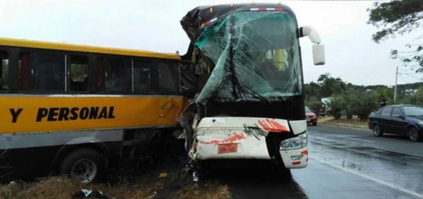 Una turista argentina murió en un accidente de tránsito en Ecuador