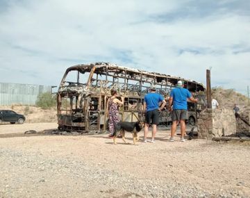 Mendoza: bajaron del ómnibus a sacar fotos y se salvaron de un incendio