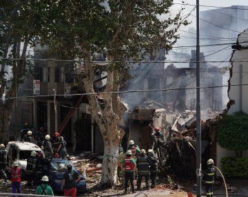 Bomberos descartan derrumbe de casas linderas en Villa Devoto