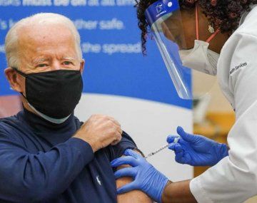 Empleados públicos deberán vacunarse o usar barbijo