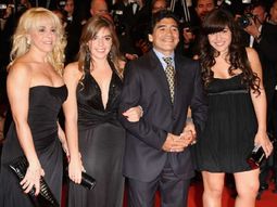 la reaccion de dalma, gianinna y claudia, despues del encuentro de maradona y diego jr. la reaccion de dalma, gianinna y claudia, despues del encuentro de maradona y diego jr.