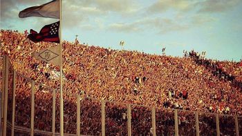 La hinchada de San Lorenzo y un nuevo hit La hinchada de San Lorenzo y un nuevo hit