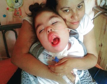 Sin electricidad no puede vivir y sufrió cortes