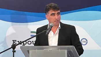 El intendente de Salto, Andrés Lima, tildó a Álvaro Delgado de perrito faldero del presidente Luis Lacalle Pou. El intendente de Salto, Andrés Lima, tildó a Álvaro Delgado de perrito faldero del presidente Luis Lacalle Pou.