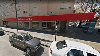 golpe comando en la plata: se robaron un millon de pesos en un banco golpe comando en la plata: se robaron un millon de pesos en un banco