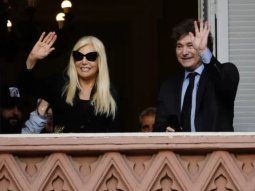 La polémica imagen de Javier Milei y Susana Giménez en el balcón de la Casa Rosada.&nbsp;
