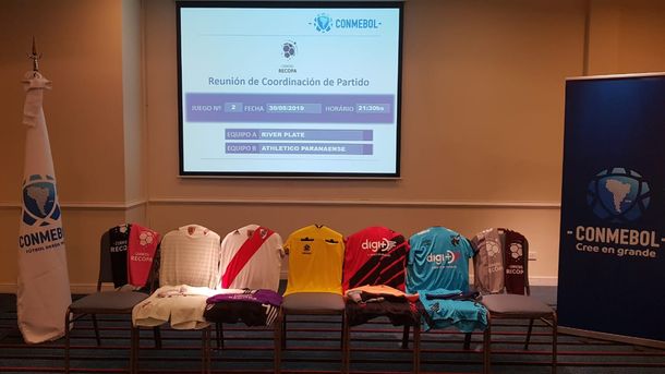 El detalle de la camiseta que usará River en la final de la Recopa ante Paranaense